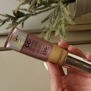 IT Cosmetics CC Illumination 💓